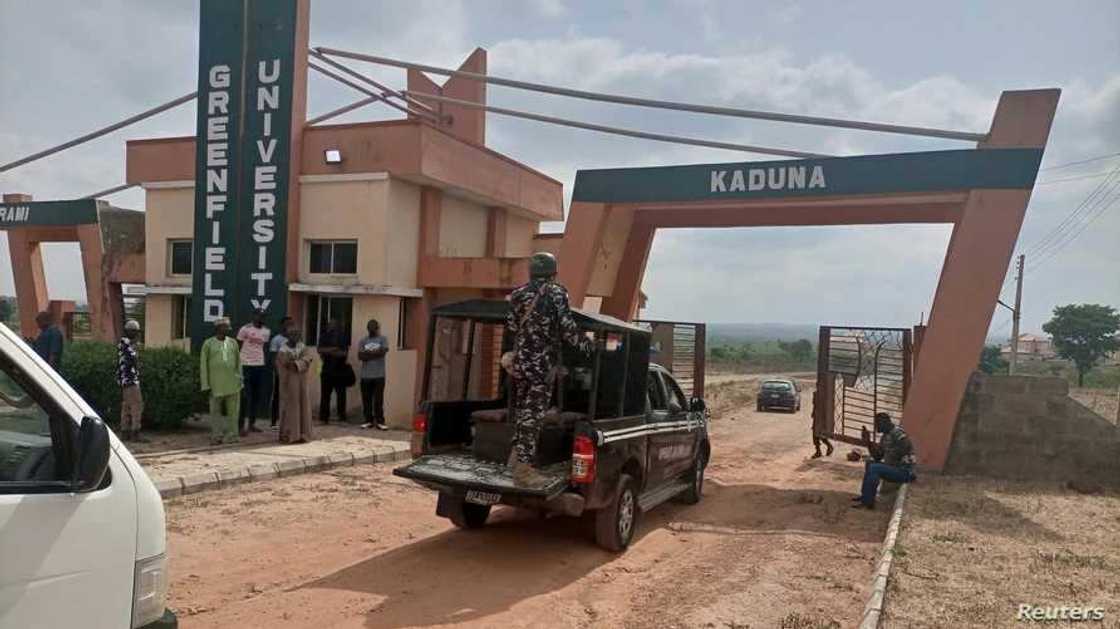 Gwamnatin Kaduna ta faɗi wani abu mai muhimmanci lokacin da taje Ta'aziyyar Ɗaliban Greenfield da aka kashe Gwamnatin Kaduna ta faɗi wani abu mai muhimmanci lokacin da taje Ta'aziyyar Ɗaliban Greenfield da aka kashe