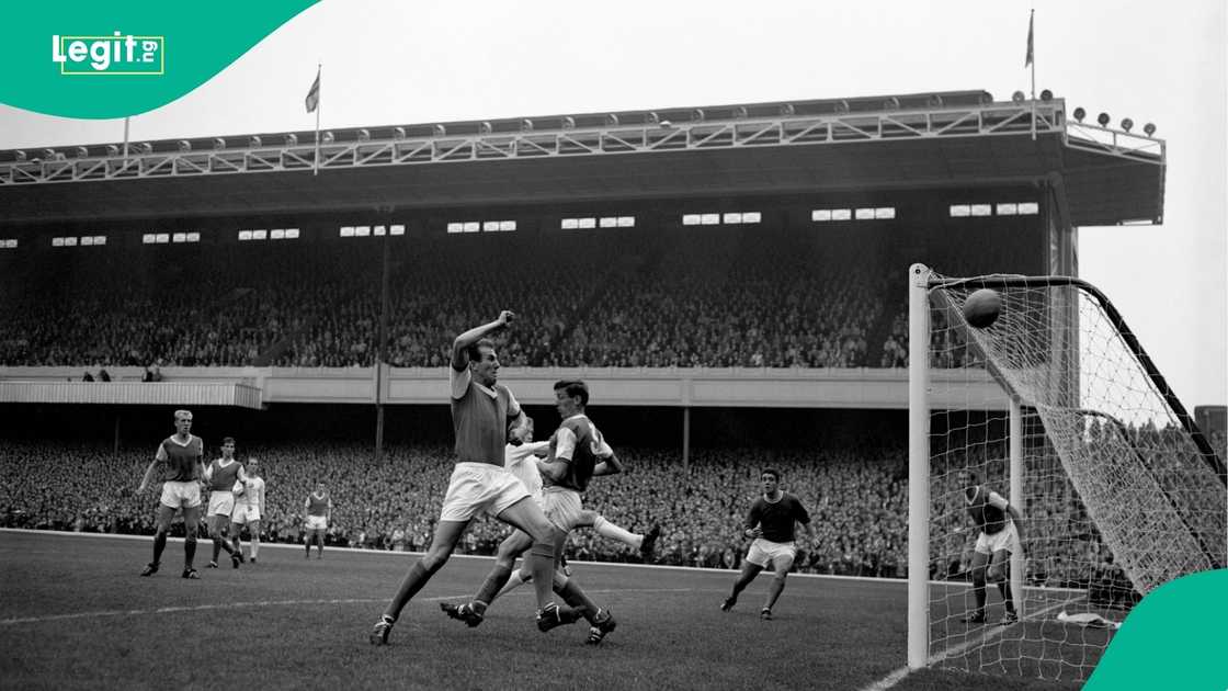 Ireland, Arsenal, Gunners, Football, London, Europe. Ireland, Arsenal, Gunners, Football, London, Europe.