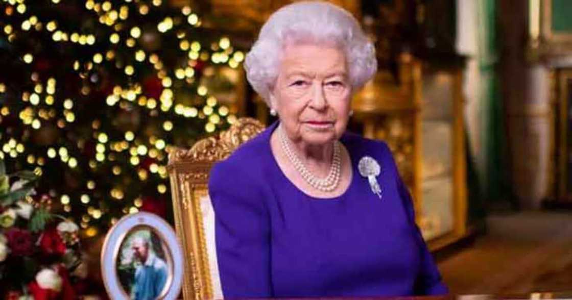 Queen Elizabeth II, United Kingdom, changes in United Kindom, British Passport