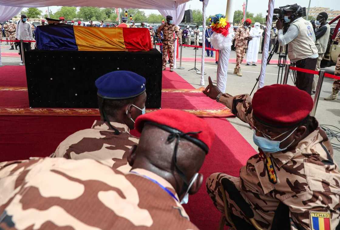 Hotunan jana'izar Idris Deby Itno, tsohon shugaban kasar Chadi da ya mutu yayin fafatawa da ‘yan tawaye Hotunan jana'izar Idris Deby Itno, tsohon shugaban kasar Chadi da ya mutu yayin fafatawa da ‘yan tawaye