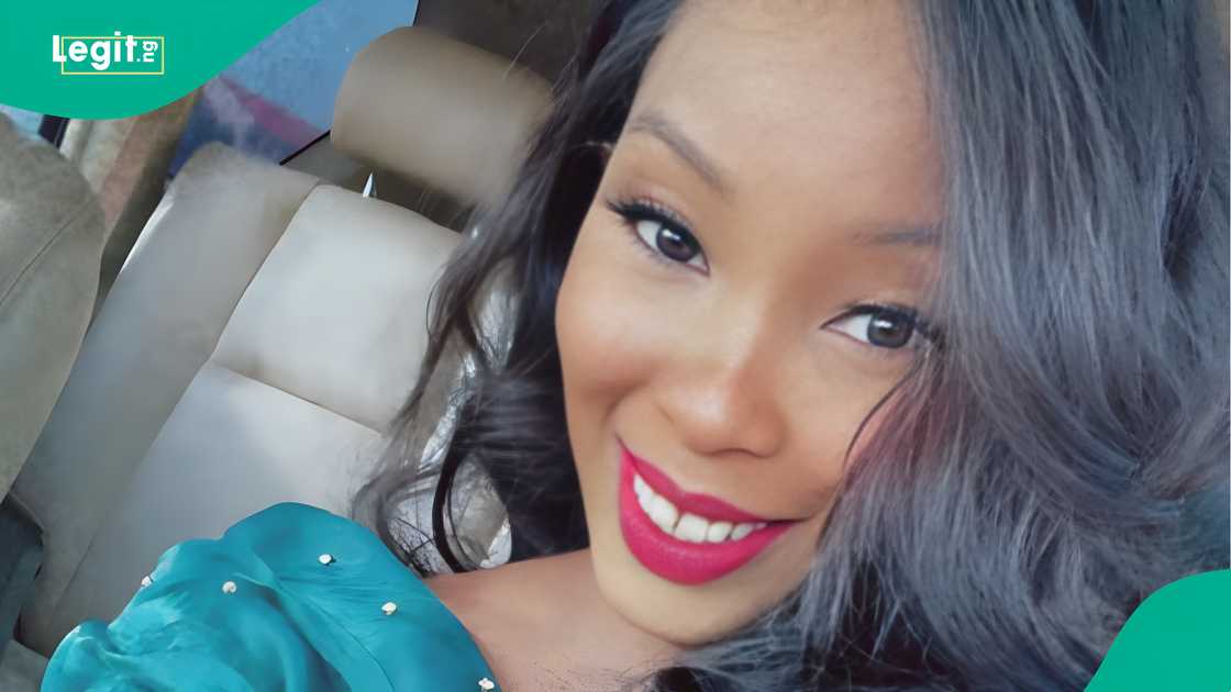 Nigerian lady who has been stuck in Qatar for nine days cries out online. Nigerian lady who has been stuck in Qatar for nine days cries out online.