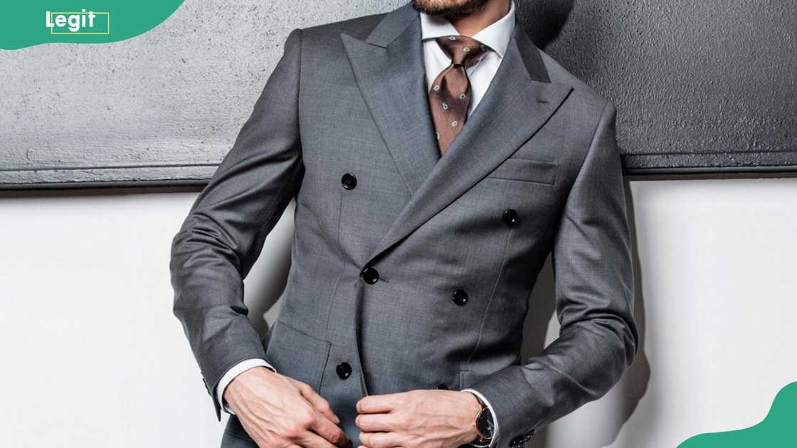 Peak lapel suit Peak lapel suit