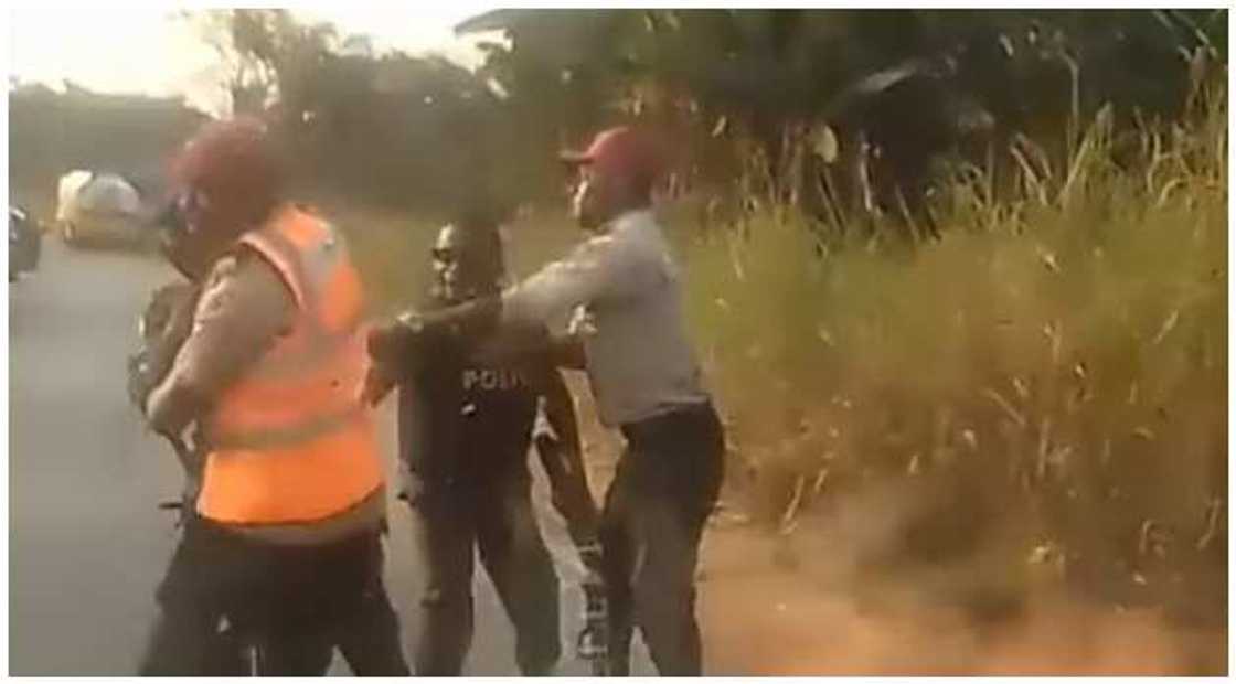 FRSC Officials, Soldiers, fighting