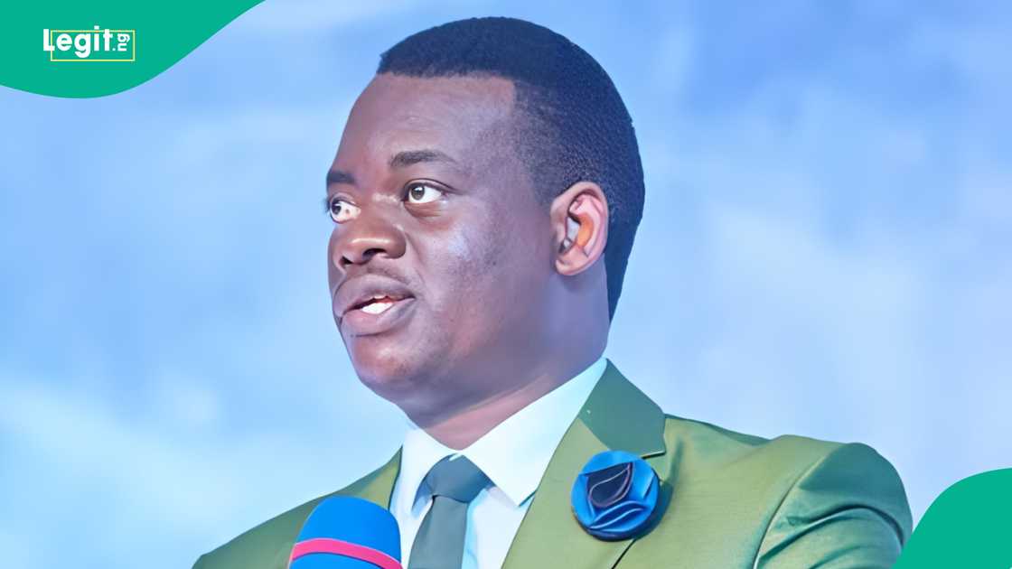 Pastor Chris Oyakhilome's old video on criticisng clerics trends amid Apostle Arome and VDM's saga