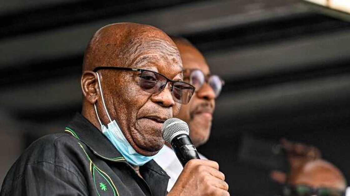 Tsohon shugaban kasar South Afrika ya mika kansa ga hukuma Tsohon shugaban kasar South Afrika ya mika kansa ga hukuma