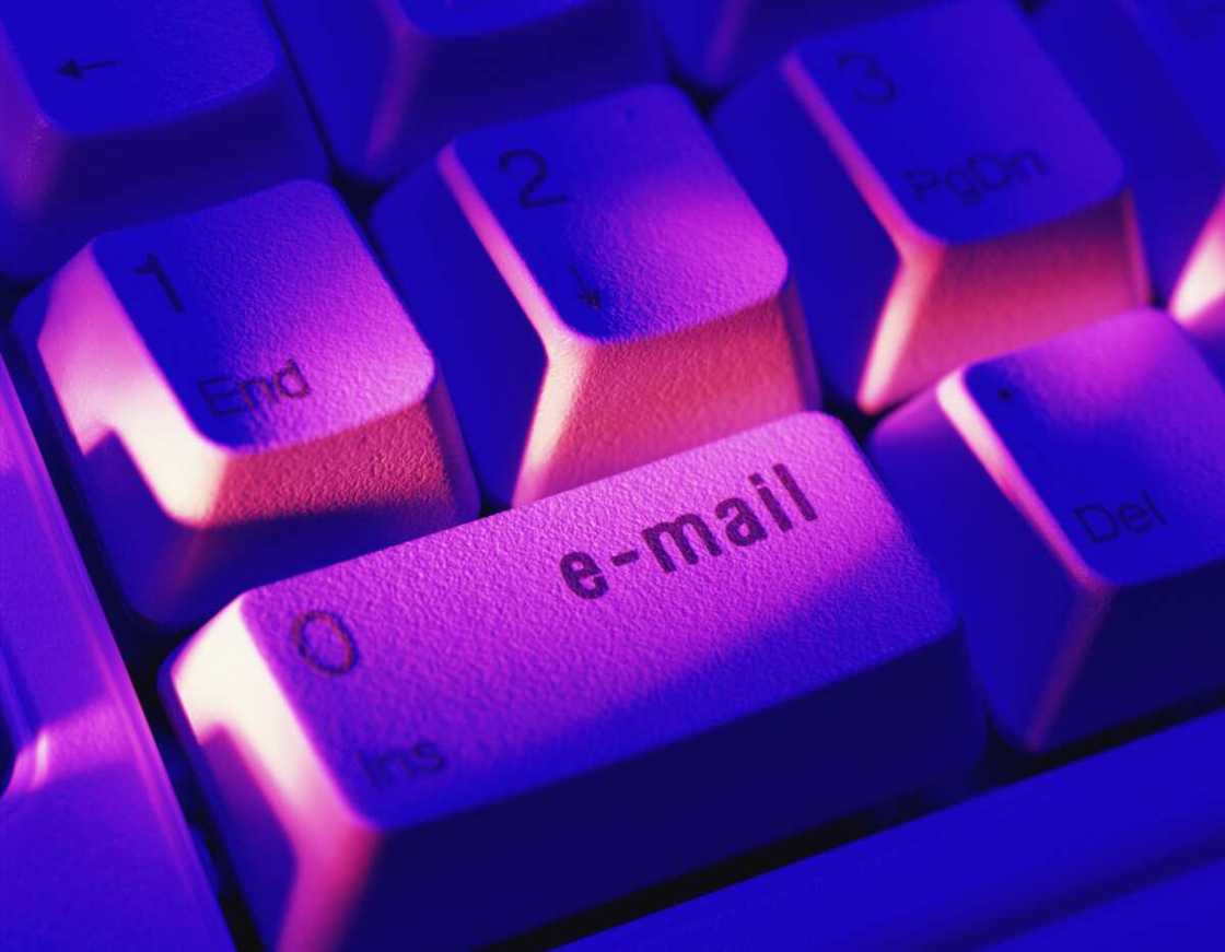 Quelles formules de politesse utiliser dans votre mail? Quelles formules de politesse utiliser dans votre mail?