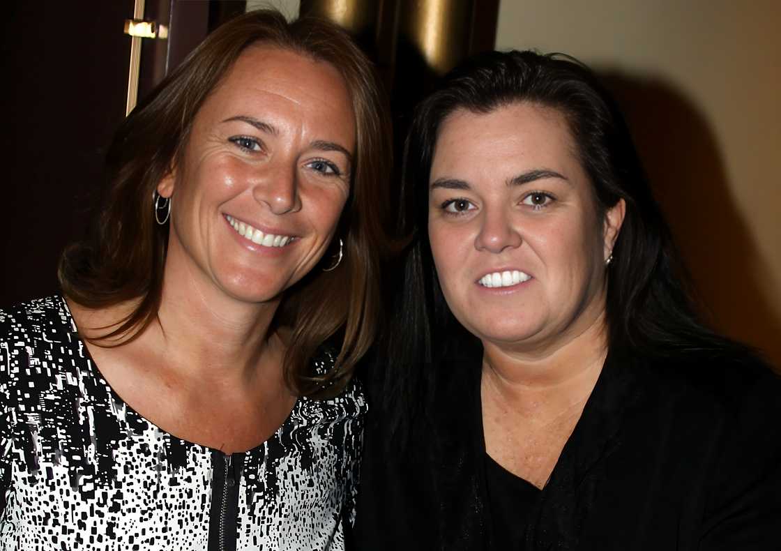 Tracy Kachtick-Anders and Rosie O'Donnell pose on the red carpet of Donny & Marie - A Broadway Christmas Tracy Kachtick-Anders and Rosie O'Donnell pose on the red carpet of Donny & Marie - A Broadway Christmas