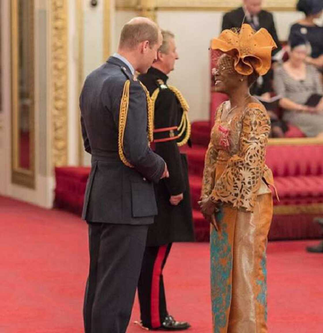 Sarauniyar Ingila ta karrama wata 'yar Najeriya da lambar yabo na OBE Sarauniyar Ingila ta karrama wata 'yar Najeriya da lambar yabo na OBE