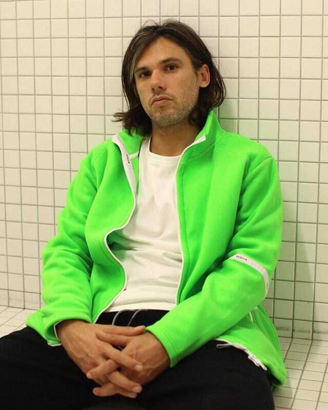 Orelsan et sa femme Hélya Randriambolaina : une vraie histoire d'amour Orelsan et sa femme Hélya Randriambolaina : une vraie histoire d'amour
