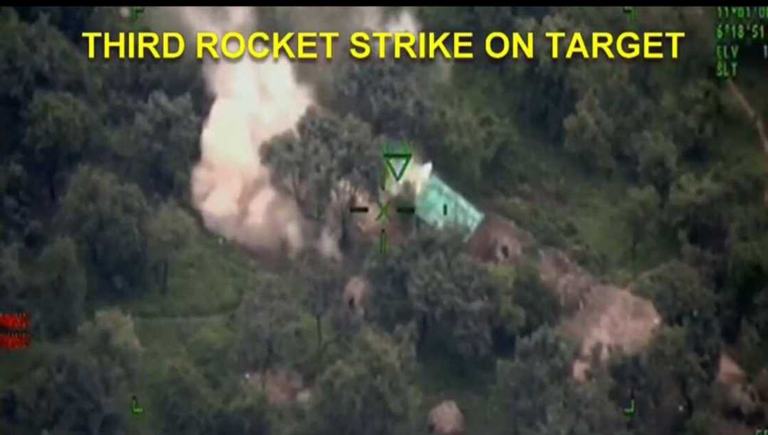 Hotuna da Bidiyo: Sojin sama sun ragargaza maboyar 'yan bindiga da ISWAP a dajin Kuyambana Hotuna da Bidiyo: Sojin sama sun ragargaza maboyar 'yan bindiga da ISWAP a dajin Kuyambana