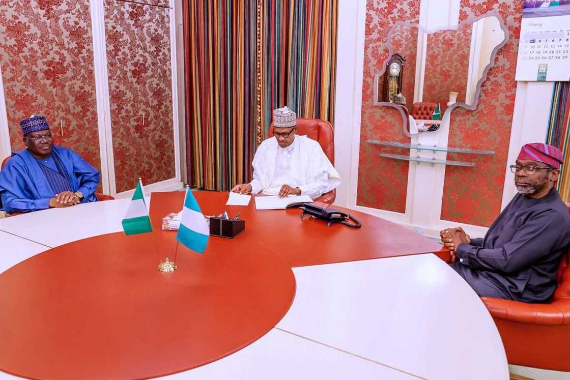 Ta nan kudade su ke zirarewa: Majalisa ta shawaci Buhari ya soke wasu hukumomi Ta nan kudade su ke zirarewa: Majalisa ta shawaci Buhari ya soke wasu hukumomi