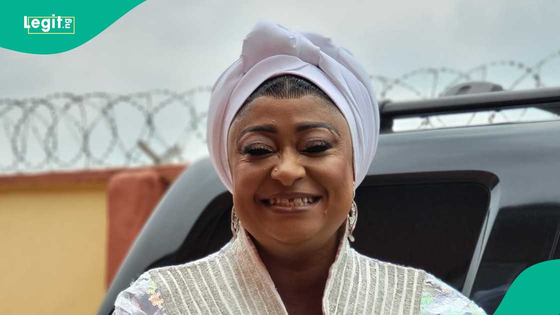 Ronke Oshodioke sends warning to critic over Aunty Ajara's post Ronke Oshodioke sends warning to critic over Aunty Ajara's post