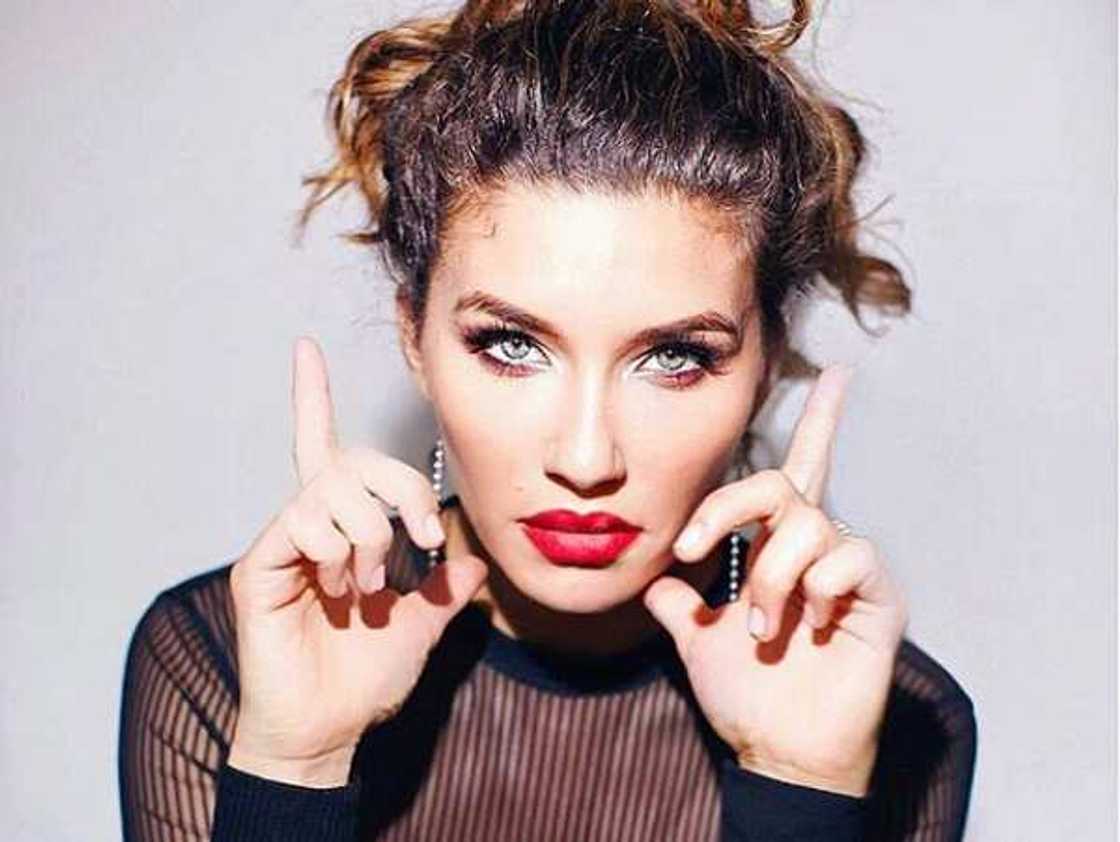 Juliana Harkavy bio