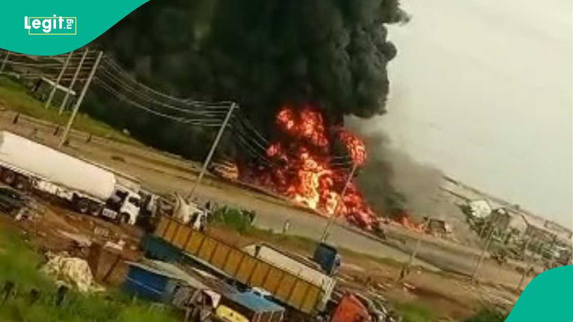 Petrol tanker explodes in Ibadan in Oyo state Petrol tanker explodes in Ibadan in Oyo state