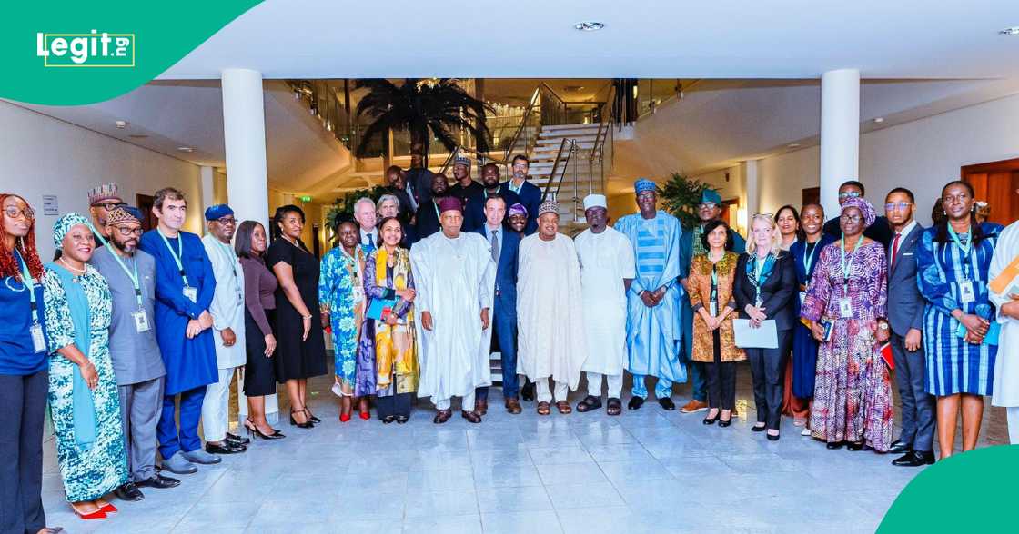 Kashim Shettima da sauran yan kwamitin GenU. Kashim Shettima da sauran yan kwamitin GenU.