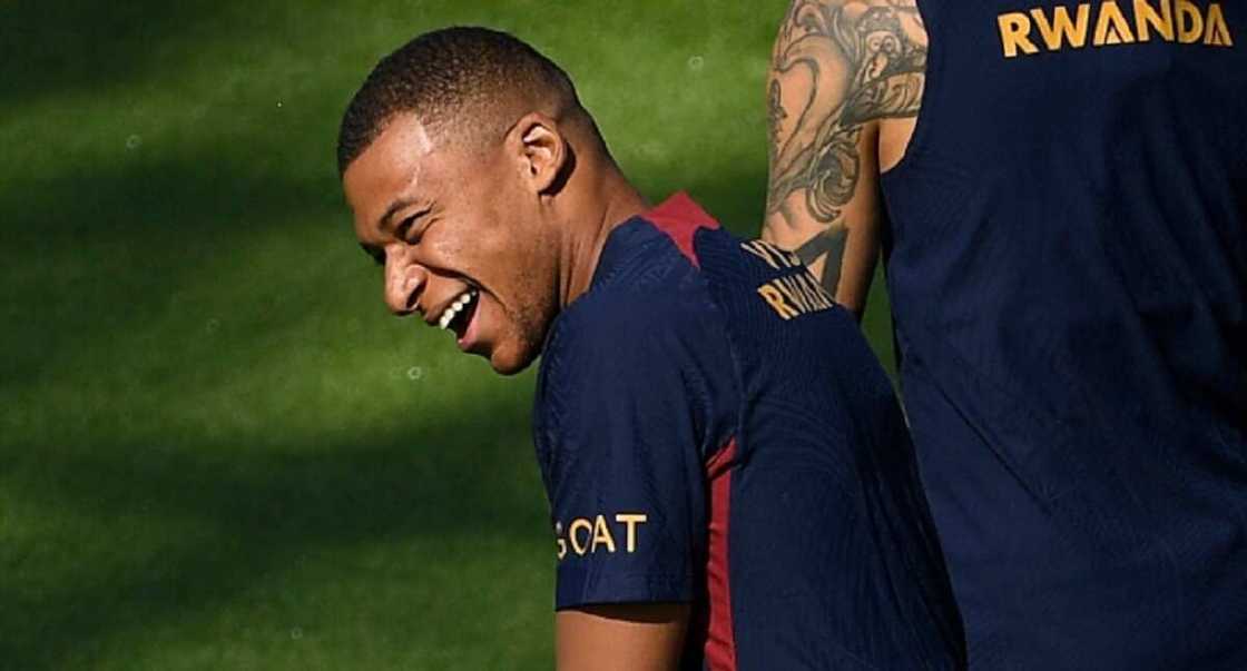 Al-Hilal Da Ke Saudiyya Za Ta Sayi Mbappe Akan Kudi Fiye Da €300m Al-Hilal Da Ke Saudiyya Za Ta Sayi Mbappe Akan Kudi Fiye Da €300m