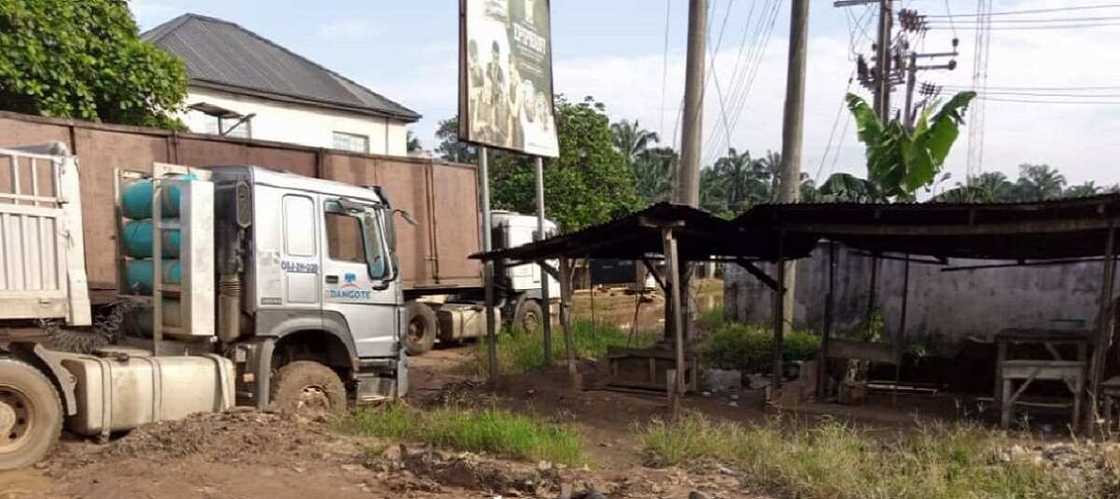 Imo: Yadda mayakan IPOB suka kashe direbobin tirelar Dangote 3, suka babbaka gawawwakin su Imo: Yadda mayakan IPOB suka kashe direbobin tirelar Dangote 3, suka babbaka gawawwakin su
