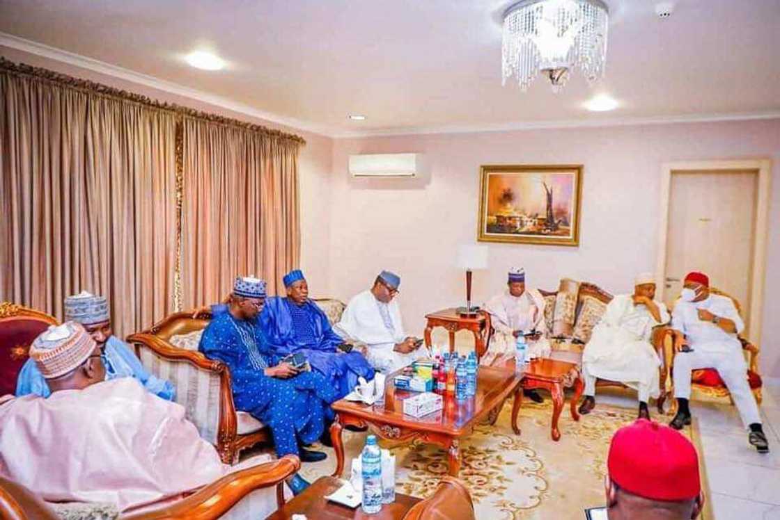 Gwamnonin APC a gidan Buhari na Daura.