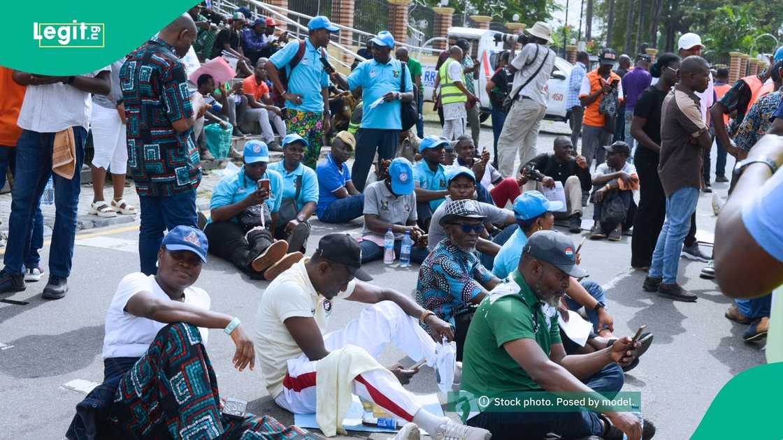 Families of 16 Kano hunters killed in Edo State mourn and protest government inaction Families of 16 Kano hunters killed in Edo State mourn and protest government inaction