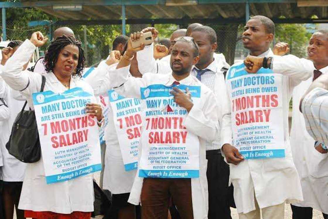 BREAKING: Resident doctors suspend strike, give FG 4 weeks to meet demands BREAKING: Resident doctors suspend strike, give FG 4 weeks to meet demands