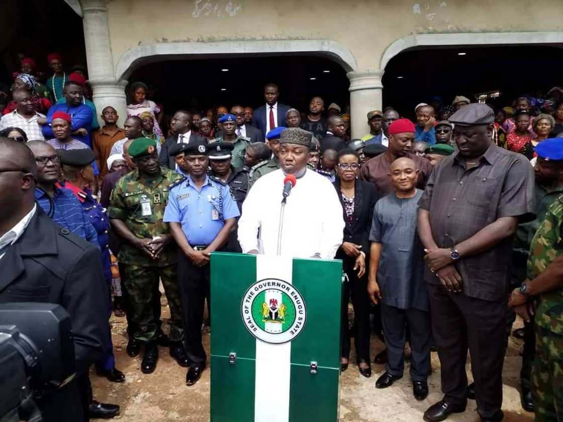 Corona: Gwamna ya umarci Ciyamomi su koma tsaron iyakokin garuruwansu don tare bakin haure Corona: Gwamna ya umarci Ciyamomi su koma tsaron iyakokin garuruwansu don tare bakin haure