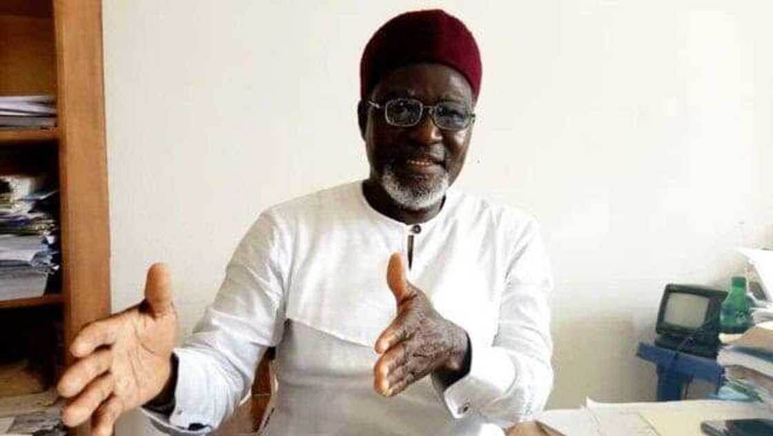 Farfesa Azeez Taofiq. Farfesa Azeez Taofiq.