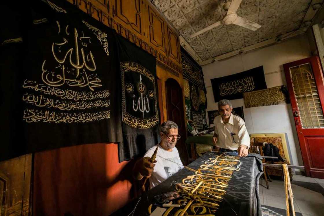 Egyptian artisan Ahmed Othman has kept alive a family tradition of embroidering replicas of the kiswa in gold nearly a century after it was entrusted to him Egyptian artisan Ahmed Othman has kept alive a family tradition of embroidering replicas of the kiswa in gold nearly a century after it was entrusted to him
