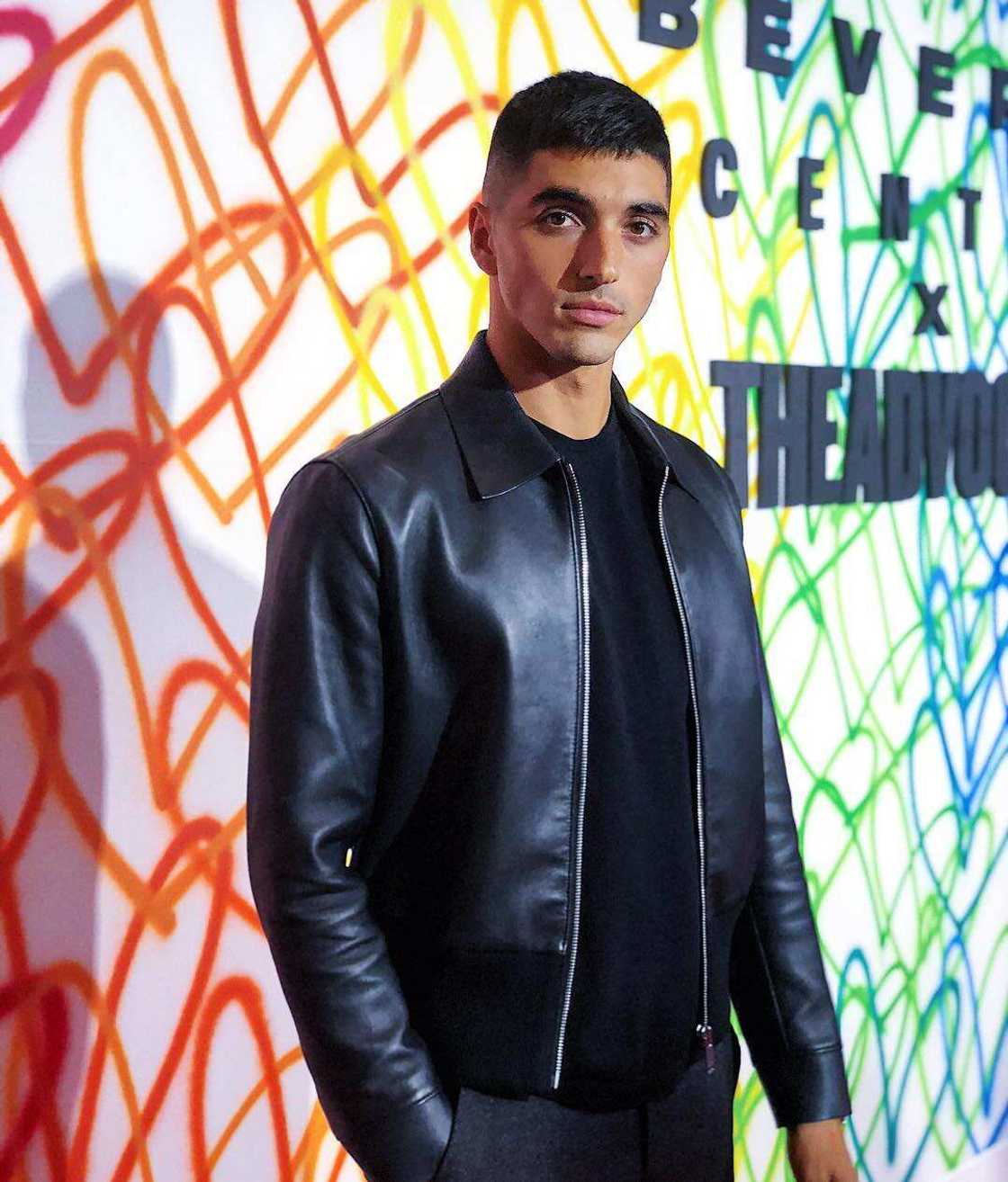 Taylor Zakhar Taylor Zakhar