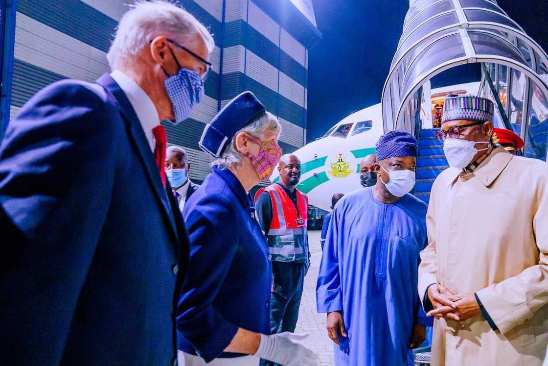 Da duminsa: Shugaba Buhari ya dira Landan, inda zai kwashe makonni biyu Da duminsa: Shugaba Buhari ya dira Landan, inda zai kwashe makonni biyu