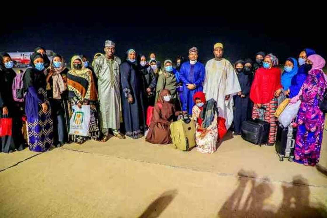 Scholarship: Likitoci mata 47 'yan jihar Kano sun dawo bayan kammala karatu a Sudan Scholarship: Likitoci mata 47 'yan jihar Kano sun dawo bayan kammala karatu a Sudan