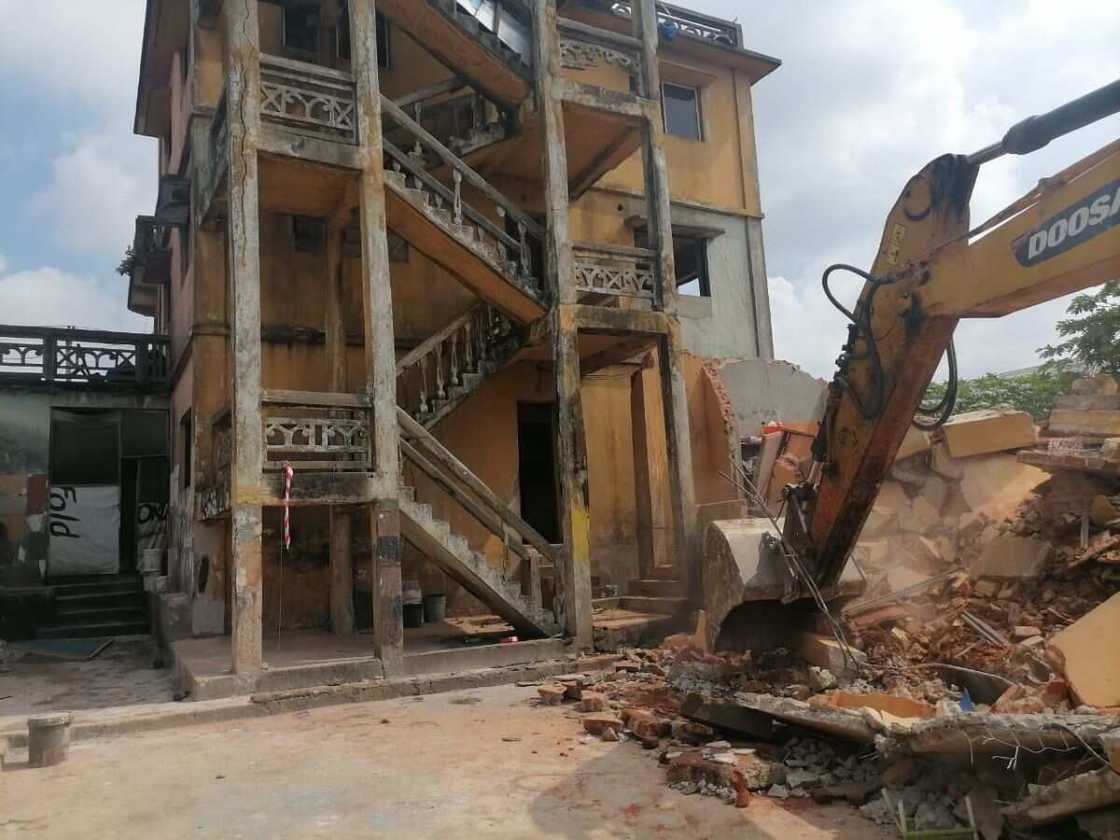 A collapsed building in Ikorodu area of Lagos A collapsed building in Ikorodu area of Lagos