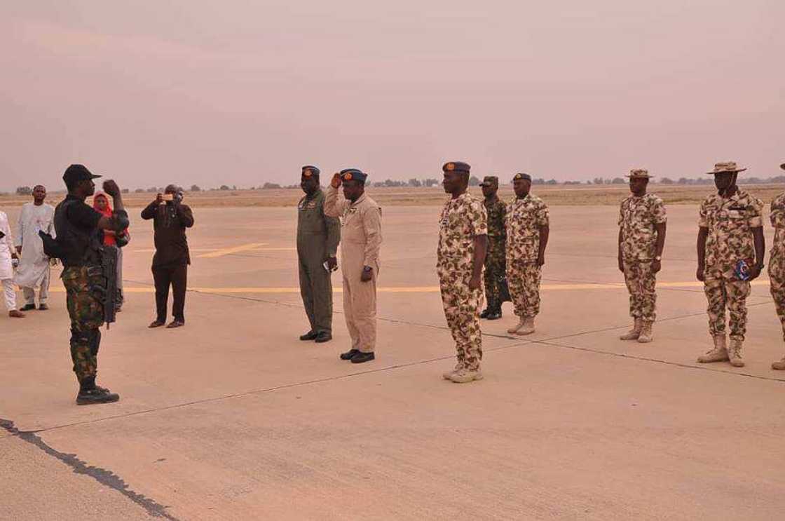 Fatattakar 'yan ta'adda: Rundunar sojin sama ta tura dakaru zuwa Sokoto Fatattakar 'yan ta'adda: Rundunar sojin sama ta tura dakaru zuwa Sokoto