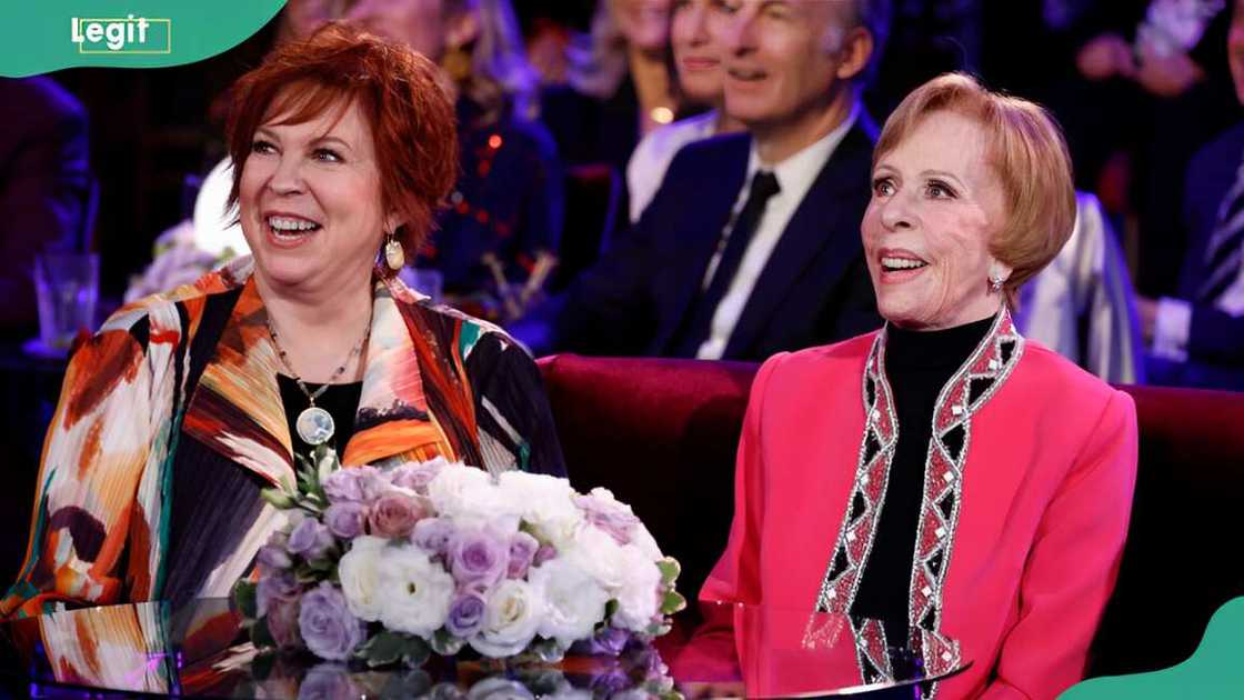 Vicki Lawrence and Carol Burnett (L-R)