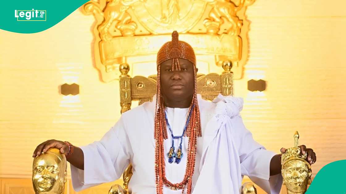 Ooni of Ife and his wife, Olori Ronke's show of love at Olojo Festival trends Ooni of Ife and his wife, Olori Ronke's show of love at Olojo Festival trends