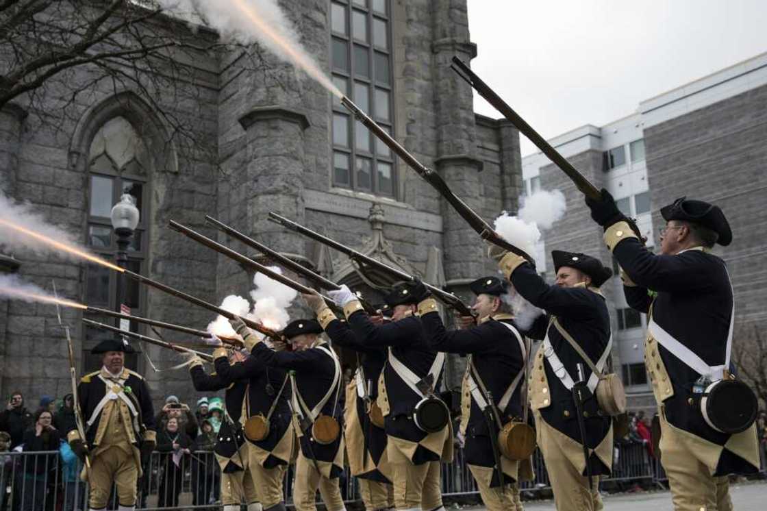 American Revolutionary War reenactors in Boston: the right to own guns was seen by the founders of the United States in the 18th century as essential to overthrowing tyrants American Revolutionary War reenactors in Boston: the right to own guns was seen by the founders of the United States in the 18th century as essential to overthrowing tyrants