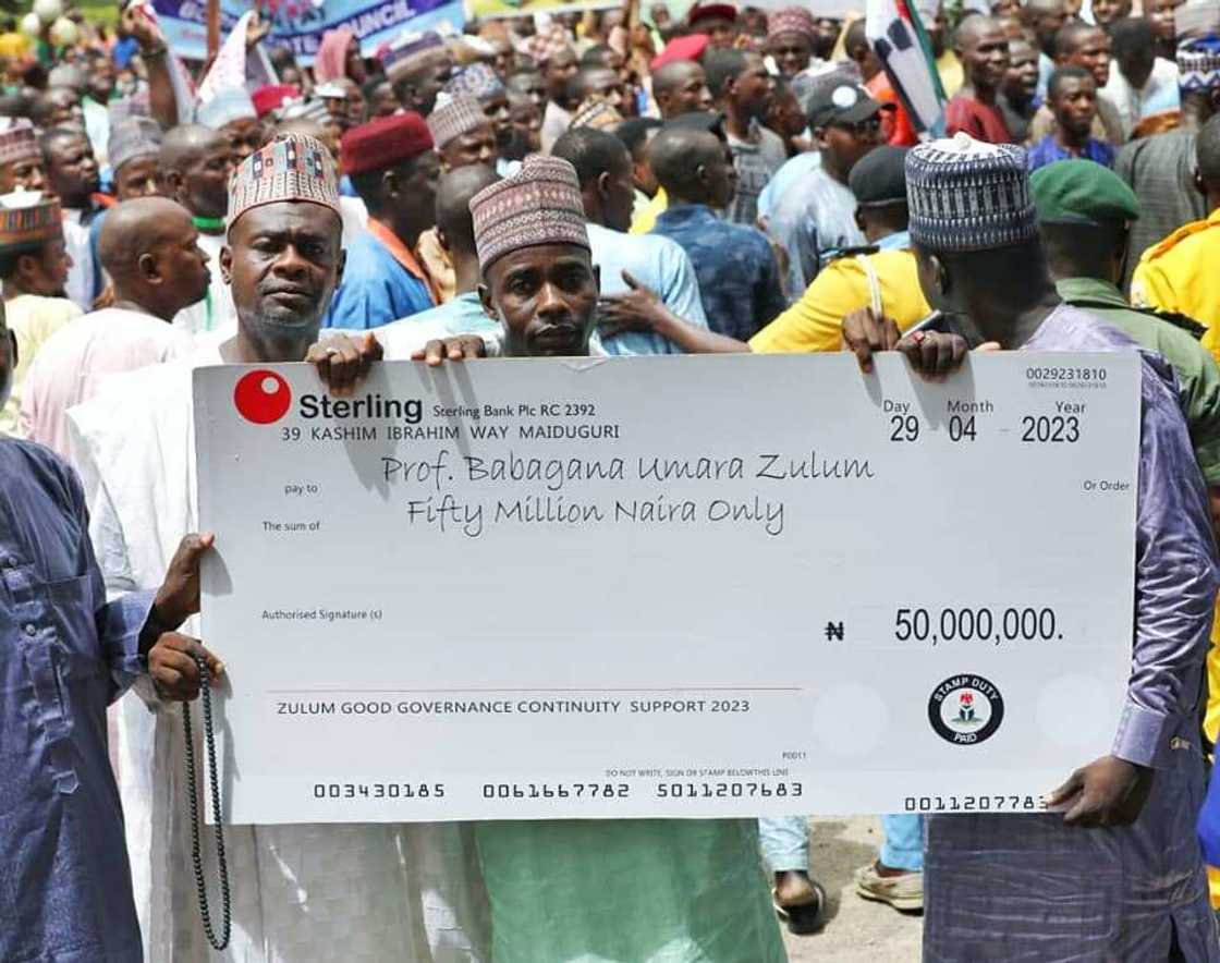 An ba Zulum kyautar N50m Hoto: @govborno An ba Zulum kyautar N50m Hoto: @govborno