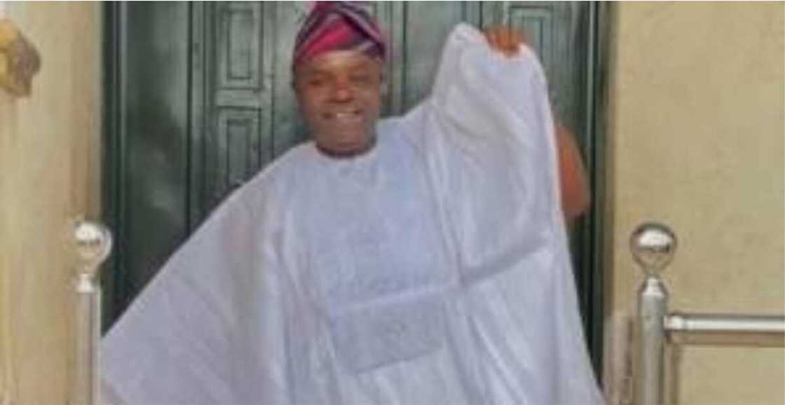 Nigerian professor slumps, dies Nigerian professor slumps, dies