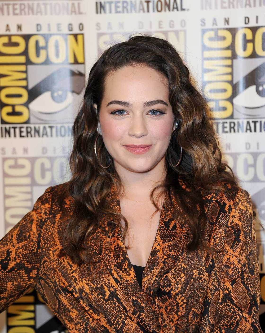 Mary Mouser age Mary Mouser age