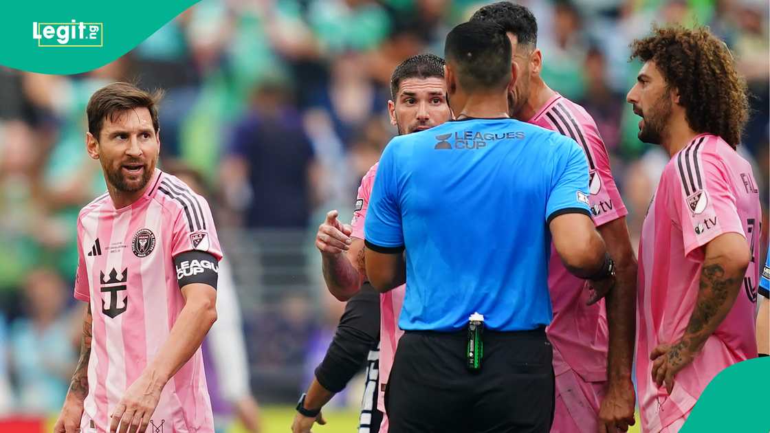 Lionel Messi, Rodrigo de Paul, Sergio Busquet, Inter Miami, Seattle Sounders, Lumen Stadium, USA, Leagues Cup. Lionel Messi, Rodrigo de Paul, Sergio Busquet, Inter Miami, Seattle Sounders, Lumen Stadium, USA, Leagues Cup.
