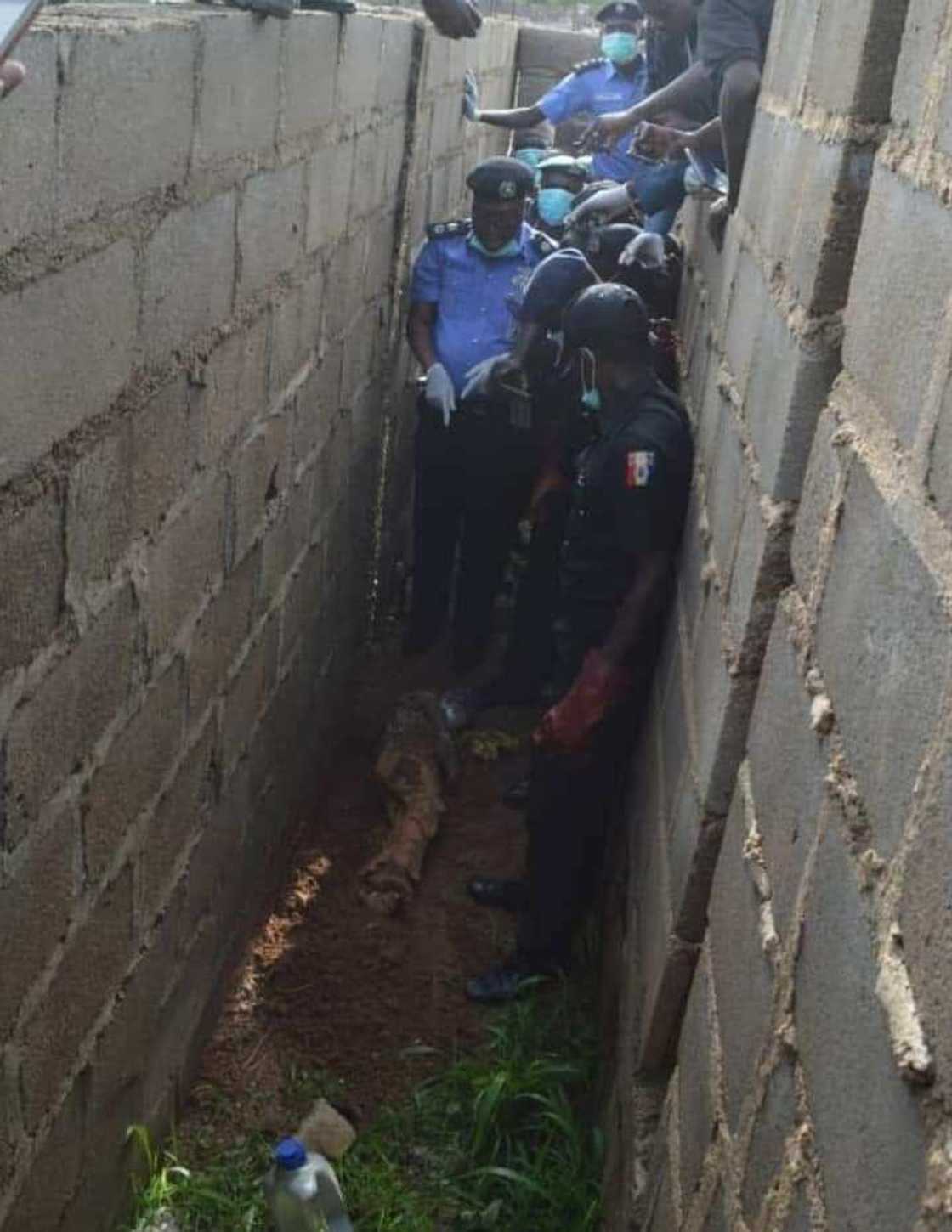 An damke yan matasa 3 da sukayi garkuwa da karamin yaro a Kano (Hotuna) An damke yan matasa 3 da sukayi garkuwa da karamin yaro a Kano (Hotuna)