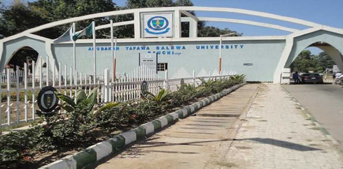 Buhari ya nada Yusuf Jibrin sabon shugaban asibitin koyarwa ta ATBU Buhari ya nada Yusuf Jibrin sabon shugaban asibitin koyarwa ta ATBU