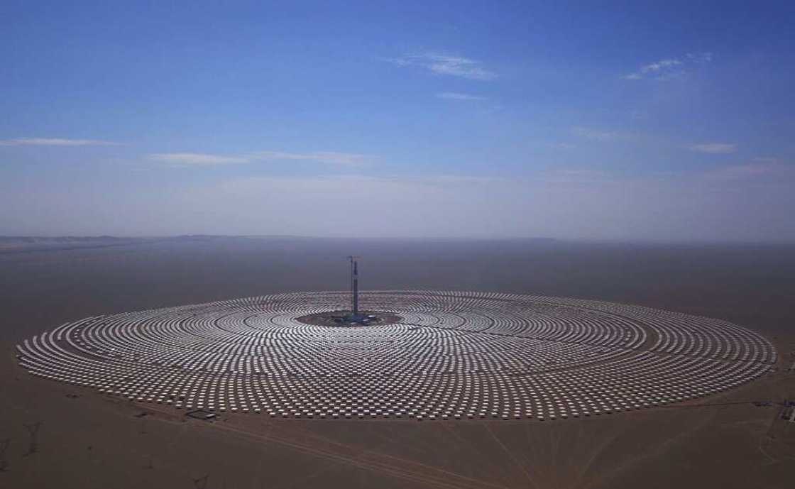 A 100-megawatt molten-salt solar thermal power plant in Dunhuang, northwest China