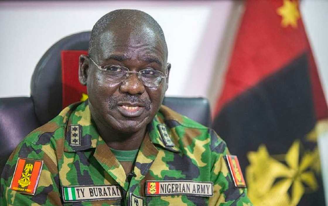 Buratai ya gargadi manya-manyan sojoji a kan juyin mulki Buratai ya gargadi manya-manyan sojoji a kan juyin mulki