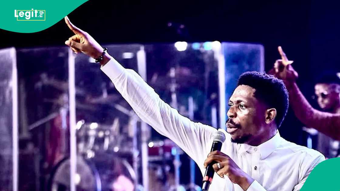 Moses Bliss reacts to viral video of attack on Kwara church Moses Bliss reacts to viral video of attack on Kwara church