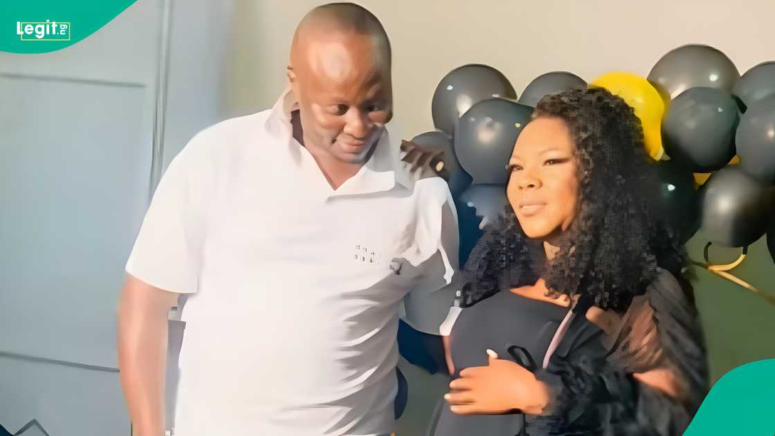 A Nigerian woman welcomes her baby girl with her husband after 20 years of waiting to bear children. A Nigerian woman welcomes her baby girl with her husband after 20 years of waiting to bear children.