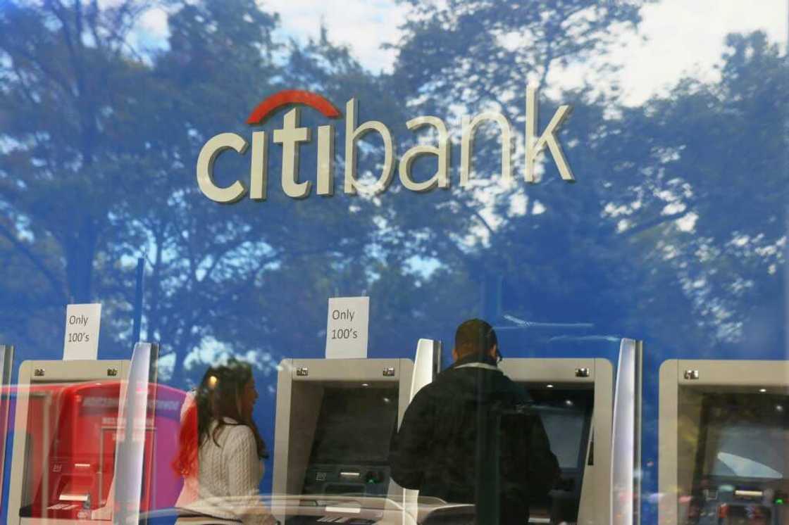 Higher Federal Reserve interest rates boosted bank earnings as executives offered a cautious outlook on the US economy Higher Federal Reserve interest rates boosted bank earnings as executives offered a cautious outlook on the US economy