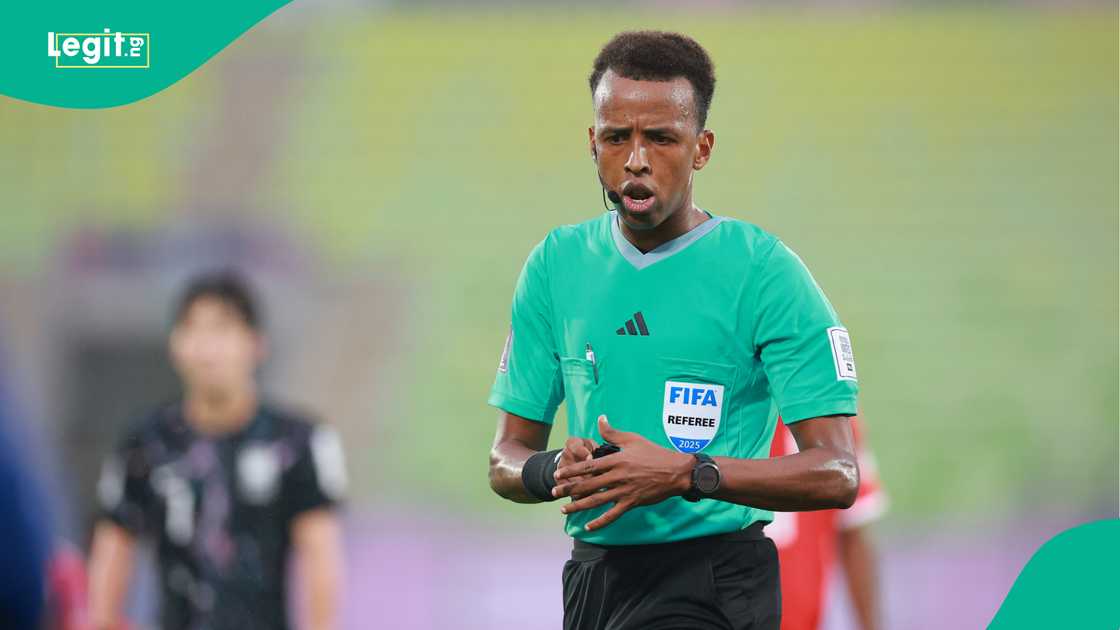 Referee Omar Artan during the 2025 FIFA U-20 World Cup match between Panama and Korea in Chile. Photo by Hector Vivas