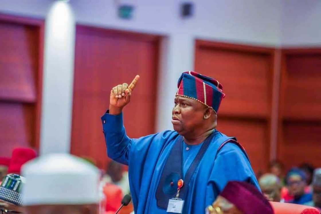 Sanatan Ogun ta yamma, Solomon Adeola. Sanatan Ogun ta yamma, Solomon Adeola.