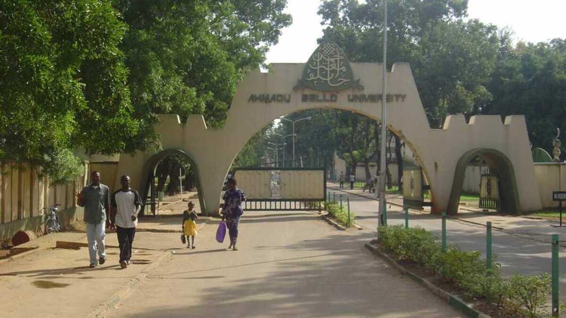 Zaria: 'Yan bindiga sun kai farmaki rukunin gidajen lakcarorin ABU, sun yi awon gaba da Farfesa