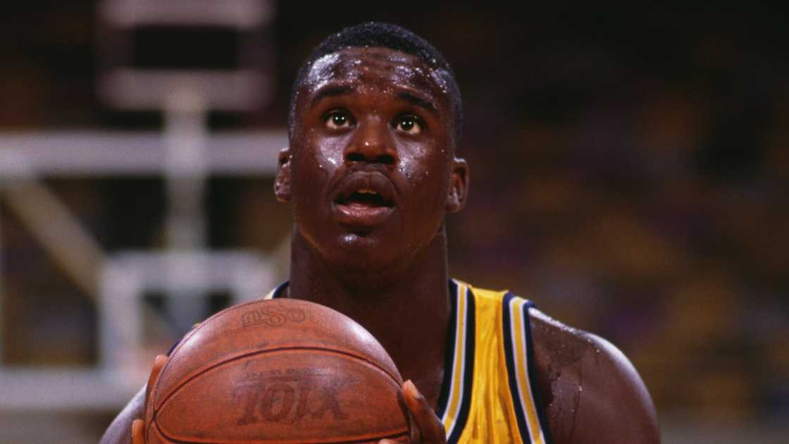 Shaquille O'Neal prepares to make a free throw.